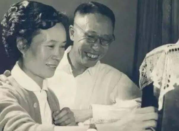 Không phải Uyển Dung hay Văn Tú, đây mới chính là người khiến Phổ Nghi biết thế nào là tình yêu thật sự