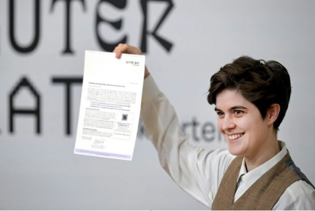 Được thừa kế gần 700 tỷ nhưng không biết làm gì, "rich kid" tìm kiếm người lạ ngẫu nhiên để tặng hết tài sản