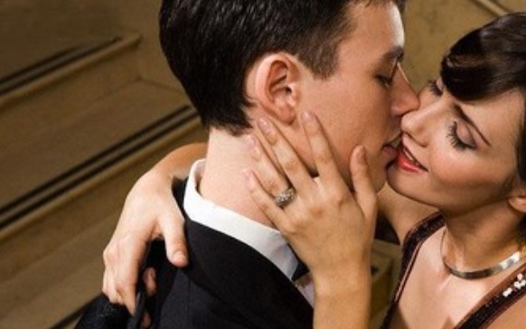 Vợ tôi đón đối tác đến tận nhà để 'góp vốn', tôi chết lặng vì sự thật phía sau cánh cửa