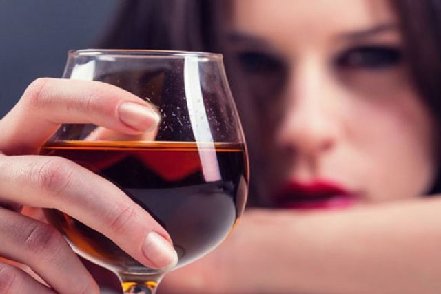 Những 'đại kỵ' khi uống rượu, biết mà tránh kẻo 'ân hận mấy cũng muộn'