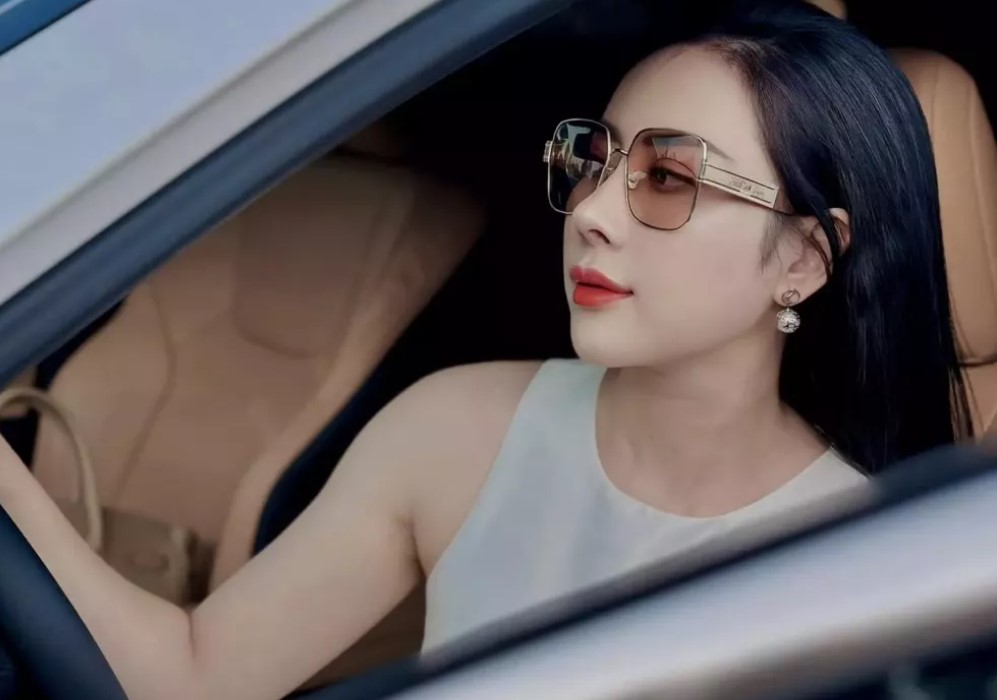 Đại gia buôn ôtô cũ Gia Lai tặng vợ Lexus RX350 hơn 3,4 tỷ