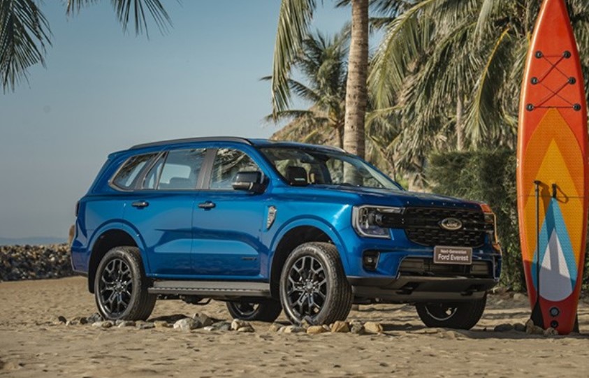 Giá lăn bánh xe Ford Everest tháng 3/2024 cực hời kèm ưu đãi khủng, đấu Santa Fe và Fortuner