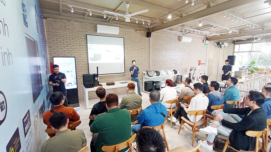 Loạt robot hút bụi, lau nhà mới nhất của Ecovacs ra mắt thị trường Hà Nội