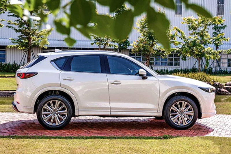 Giá lăn bánh Mazda CX-5 tháng 3/2024 ‘rẻ như cho’, Honda CR-V khó lòng cạnh tranh