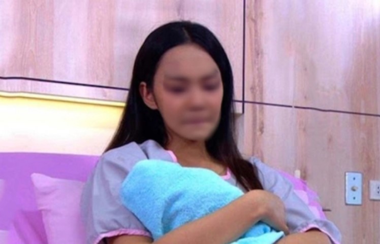 Nửa đêm nhận cuộc gọi từ chị gái, vợ chồng tôi hốt hoảng đến nhà rồi đưa chị đi viện gấp