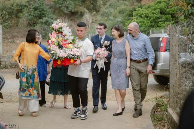 Đám cưới của chú rể Mỹ và cô dâu người dân tộc Thái