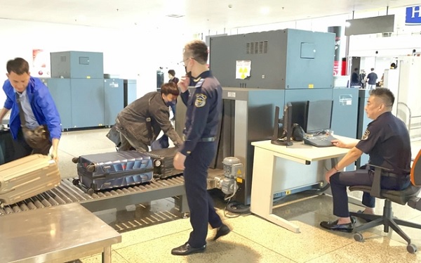 Ngăn chặn buôn lậu vàng qua đường hàng không bằng công nghệ cao
