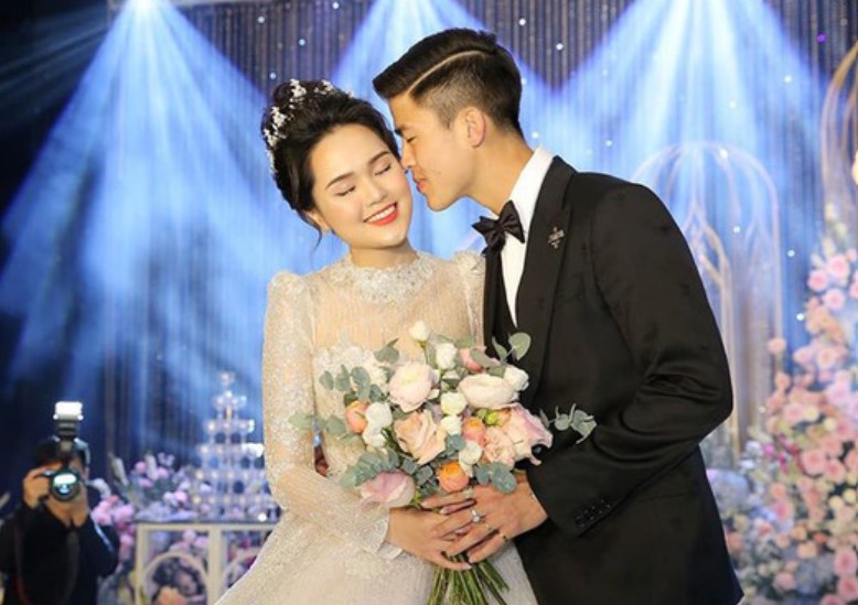 Ái nữ nhà chủ tịch lấy anh cầu thủ đẹp trai, chiều vợ, chiếc túi "đựng bỉm" của con sương sương nửa tỷ