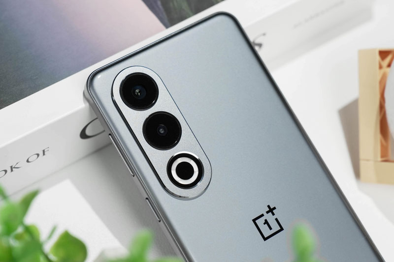 Siêu phẩm smartphone chống nước, cấu hình ‘khủng’, sạc 100W, giá rẻ bất ngờ