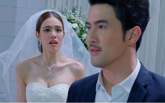 Sát ngày cưới, một chiếc váy cưới được gửi đến tận nhà tôi, vừa nhìn thấy, người yêu tôi đã loạng choạng suýt ngã