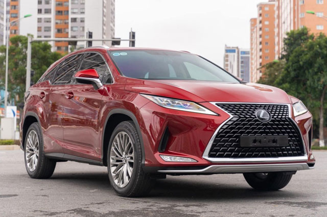 Bất ngờ giá chào bán của Lexus RX 300 cũ sau 4 năm lăn bánh