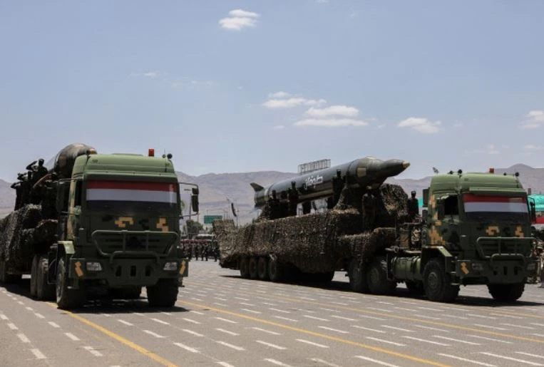 Tên lửa đạn đạo trong lễ duyệt binh của lực lượng Houthi tại thủ đô Sanaa, Yemen hồi cuối năm 2023.