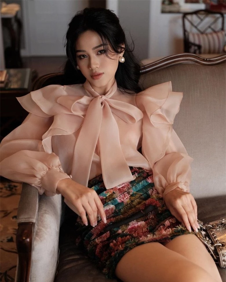 Rũ bỏ style hở bạo, Hoa hậu Đỗ Thị Hà từ ngày làm "chị tổng tài" ăn mặc sang miễn chê - 6