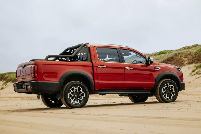Xe bán tải siêu hầm hố, động cơ tăng áp, giá 655 triệu đồng, cạnh tranh Ford Ranger