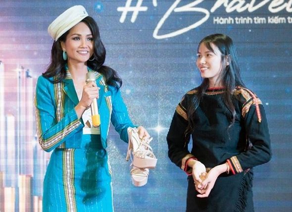 Điểm danh 3 người đẹp được H'Hen Niê ủng hộ thi Hoa hậu: Nhan sắc và vóc dáng ấn tượng cỡ nào?