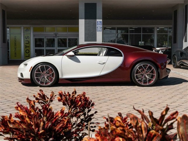 Khách mua Bugatti Chiron được tặng kèm Rolls-Royce Wraith ảnh 5