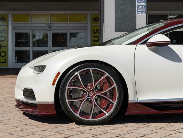 Khách mua Bugatti Chiron được tặng kèm Rolls-Royce Wraith ảnh 6