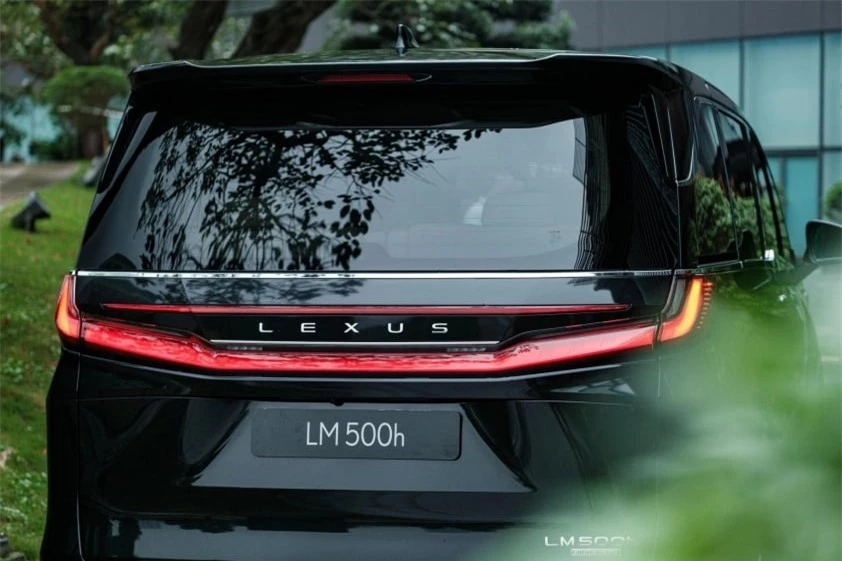 Lexus LM 500h chốt giá từ hơn 7 tỷ đồng tại Việt Nam, tiện nghi xứng danh ‘chuyên cơ mặt đất’ 429726