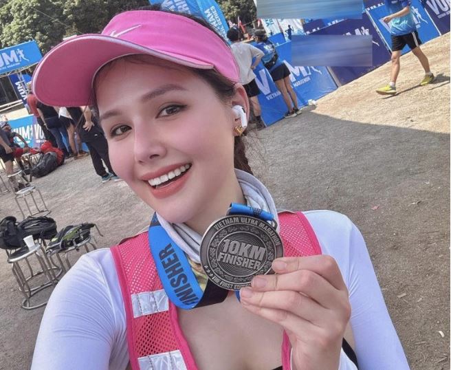 "Dâu nghìn tỷ" Phanh Lee giảm cân với bộ môn 0 đồng, hội chị em ào ào muốn gia nhập hội