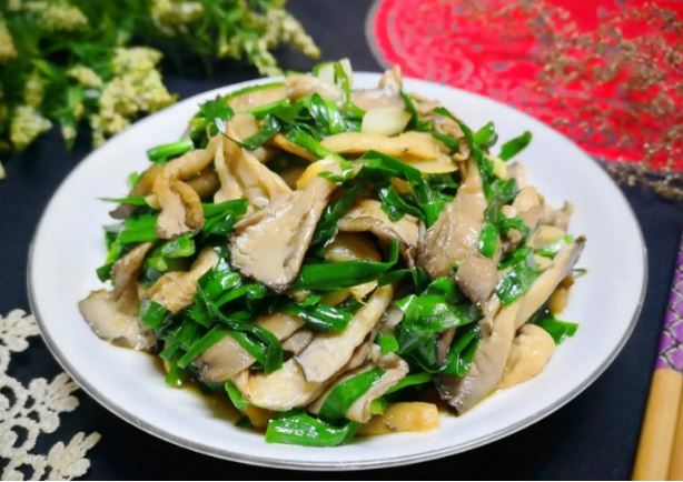 Loại rau này giá rẻ nhưng là "thuốc bổ gan tự nhiên", đem xào nấm vừa ngon lại tốt cho sức khỏe