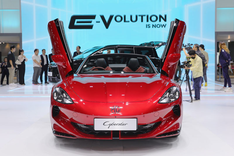 Xe mui trần MG Cyberster ra mắt tại Đông Nam Á, giá hơn 1,6 tỷ đồng