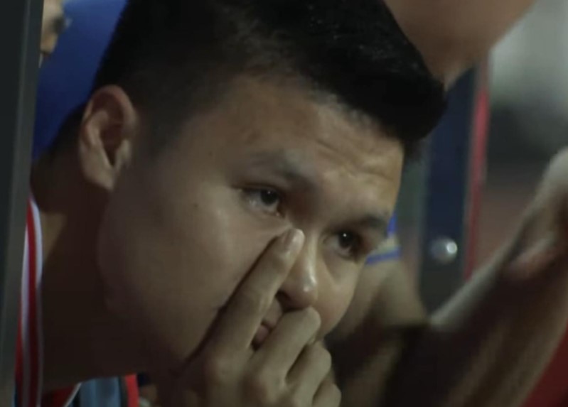 Câu hỏi đáng hỏi nhất lúc này: “Quang Hải đã làm gì mà khiến HLV Troussier ghét đến thế?"