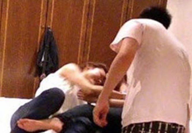 Lấy cô vợ có con riêng 10 tuổi, chồng "chết lặng" khi phát hiện sự thật về cái thai trong bụng vợ