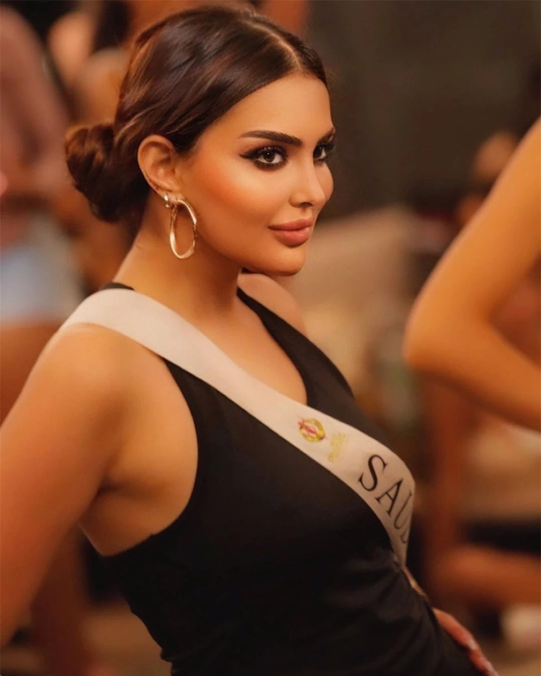 Nhan sắc gây tranh cãi của người đẹp Saudi Arabia đầu tiên thi Hoa hậu Hoàn vũ ảnh 22