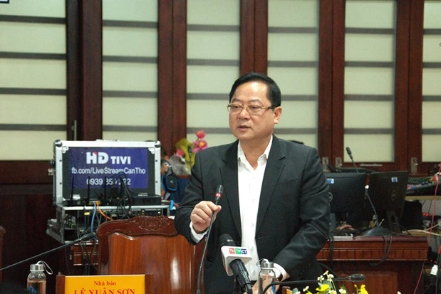 Ông Lê Xuân Sơn – Tổng biên tập Báo Tiền Phong phát biểu tại hội thảo