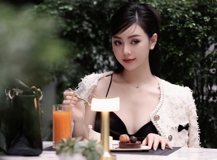 'Phát sốt' trước sắc vóc gợi cảm của diễn viên Quỳnh Kool