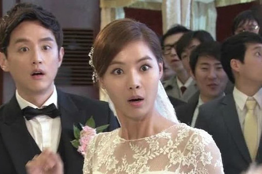 Người yêu cũ đến quậy tưng bừng trong đám cưới, chỉ bằng một hành động tôi đã khiến cô ta ôm mặt khóc bỏ chạy