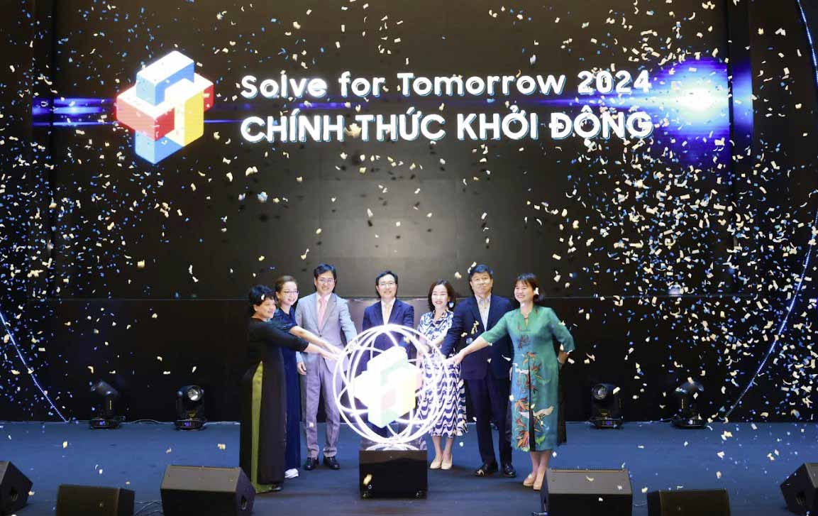 Khởi động cuộc thi Solve for Tomorrow 2024