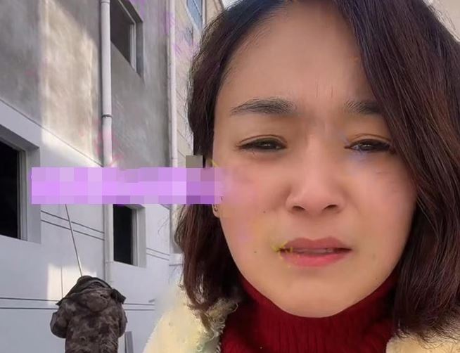 Thấy chồng cũ thường xuyên ghé qua dọn nhà giúp mình, người phụ nữ gọi ngay cho người này để mỉa mai