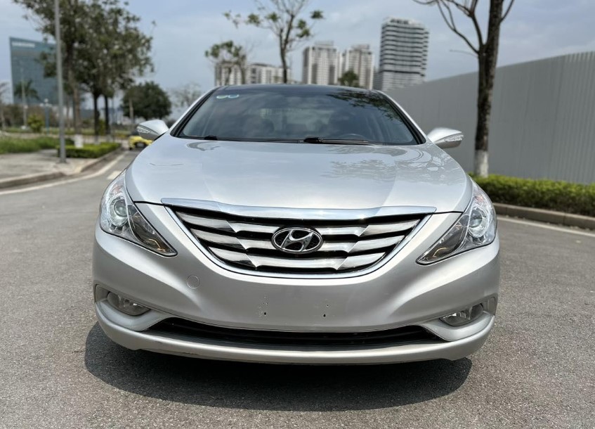Hyundai Sonata lăn bánh hơn 1 thập kỷ rao bán với giá ngang Kia Morning