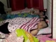 Phong tục kỳ lạ của người dân miền bắc Trung Quốc: Cả nhà 16 người nằm ngủ trên một chiếc giường, cả con gái, con rể đều nằm chung