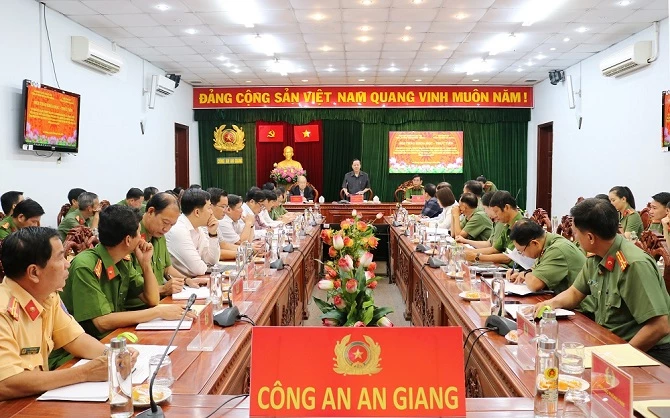 Các đại biểu tham dự hội thảo khoa học - thực tiễn.