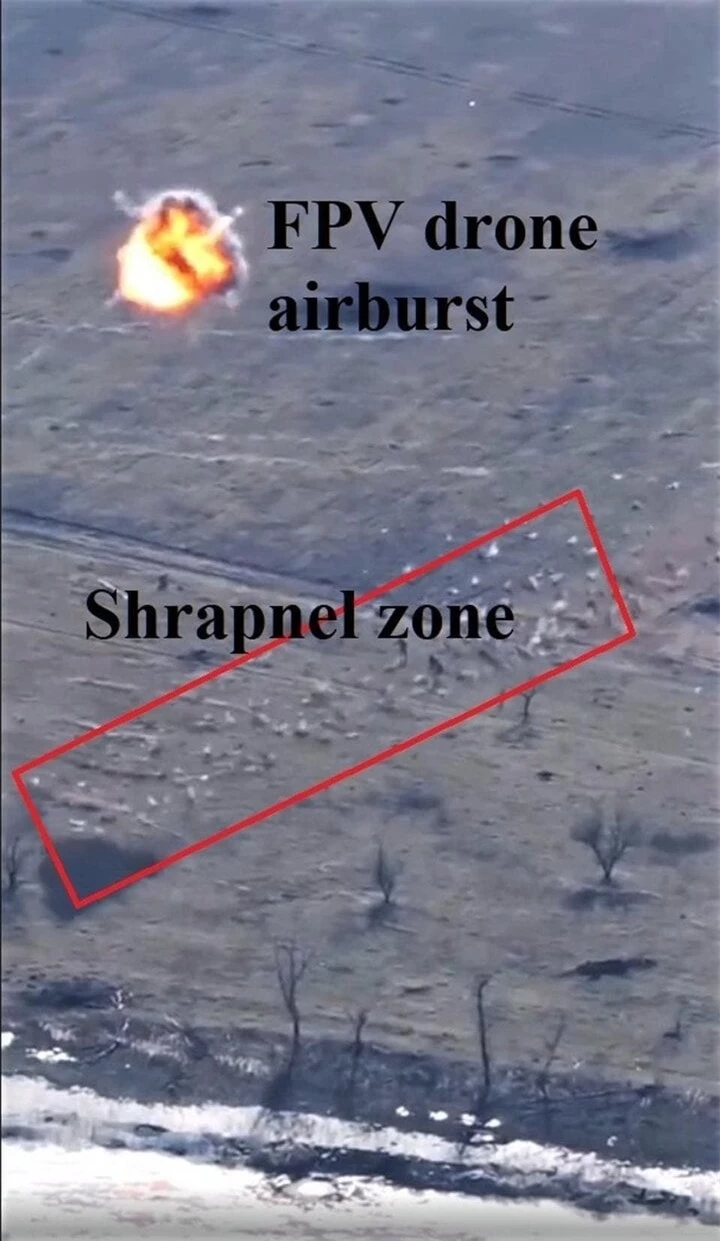 Video cho thấy FPV của Ukraine sử dụng đạn nổ trên không chống lại quân đội Nga.