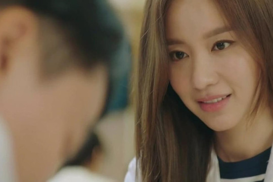 Khi công ty rơi vào cảnh khốn khó, hành động của người vợ bị ruồng bỏ khiến tôi hối hận tột cùng