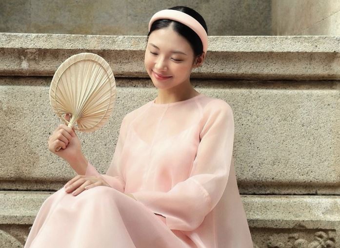 Do&#xE3;n H&#x1EA3;i My &#x111;i &#x103;n c&#x1B0;&#x1EDB;i &#x111;&#x1EB9;p n&#x1EC1;n n&#xE3;, ch&#x1ECD;n di&#x1EC7;n v&#xE1;y c&#xF3; gi&#xE1; b&#xEC;nh d&#xE2;n, &#x111;&#x1EE5;ng h&#xE0;ng lo&#x1EA1;t m&#x1EF9; nh&#xE2;n