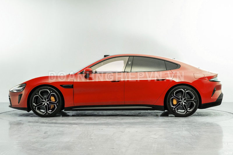 Xe điện của Xiaomi chốt giá từ 704 triệu đồng, ‘đe nẹt’ Porsche Taycan