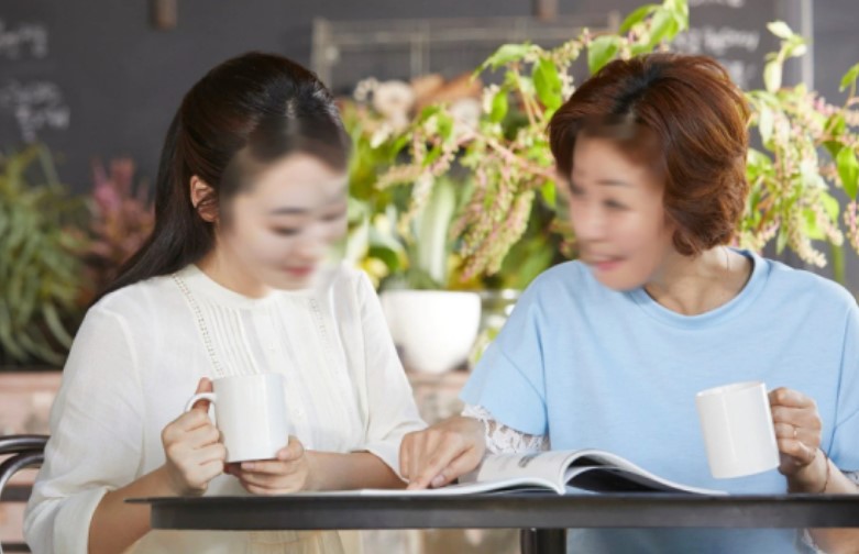 Sau 4 năm, mẹ chồng cũ bỗng dưng tìm tới nhà tôi, còn mang theo 2 lượng vàng và đề nghị một chuyện khó tin