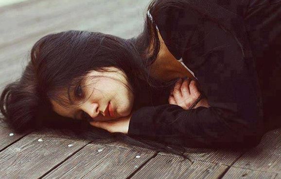 Nhìn xấp tiền dày cộm của mẹ người yêu, tôi ứa nước mắt khi nghe từng lời ghét bỏ của bà chỉ vì lỗi lầm mà tôi không hề mong muốn