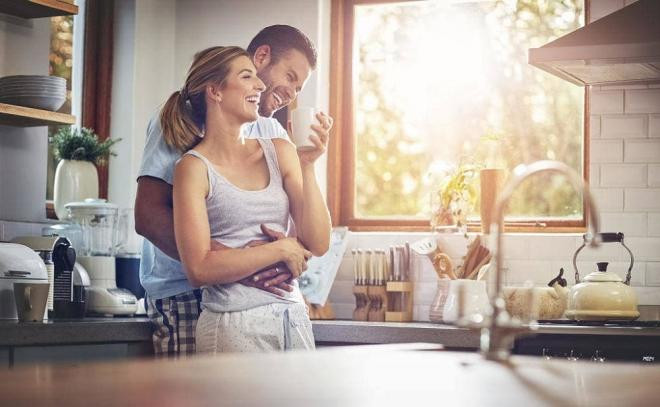 Ở nhà chồng, phụ nữ phải học cách nghĩ mình là 'người ngoài cuộc'