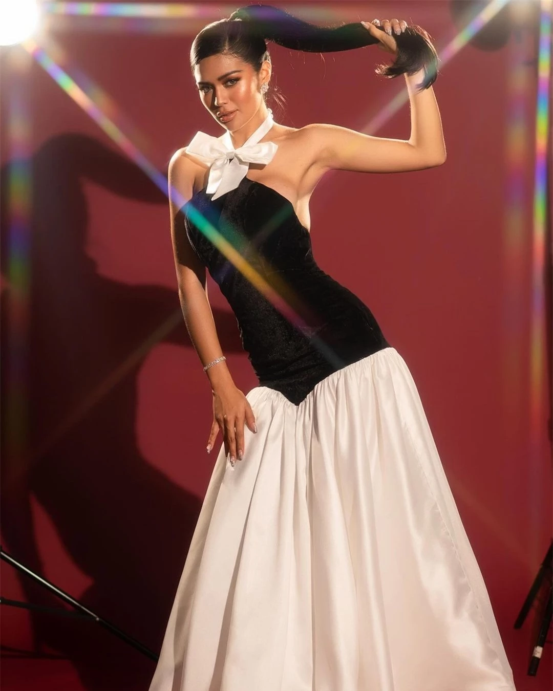Nhan sắc người đẹp được dự đoán đăng quang Miss Charm 2024 ảnh 14