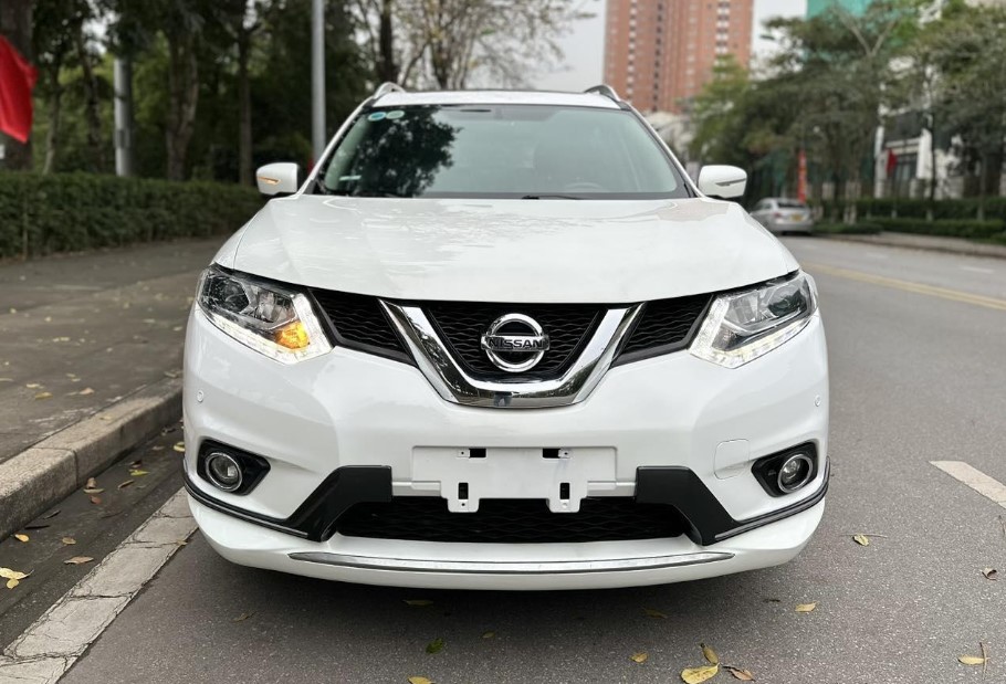 Nissan X-Trail lăn bánh 7 năm mất giá ngang một chiếc Hyundai Tucson