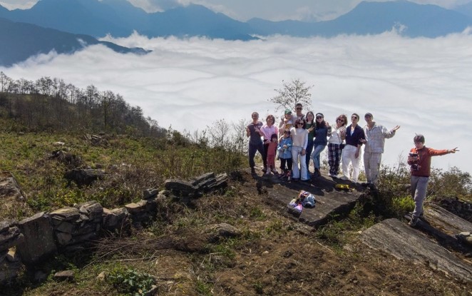 Ngắm biển mây ở thôn cao nhất Việt Nam