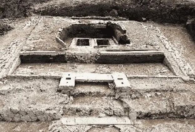 Ông lão đào măng phát hiện ra đống cổ vật, bán với giá vài triệu đồng nào ngờ lại là báu vật quốc gia