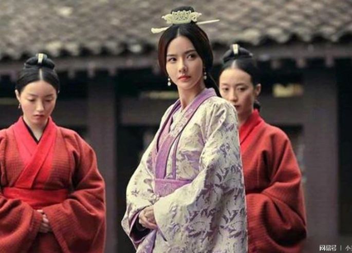 Tào Tháo là người thông minh, vì sao lại gả 7 người con cho cùng 1 người? Kế hoạch quá chu toàn