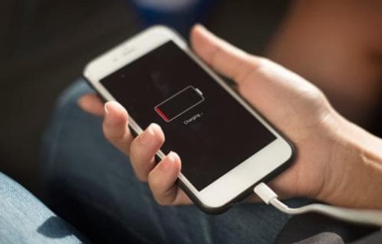 Điện thoại sạc pin cả ngày vẫn không đầy, sao bạn không thử nhấn nút nhỏ này, sạc nhanh hơn gấp 10 lần mà không hại máy