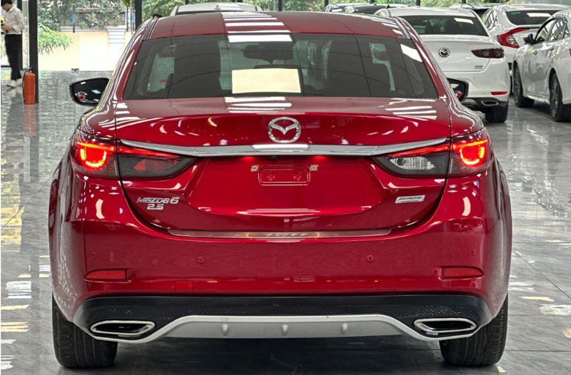 Mazda6 lăn bánh 5 năm lên sàn xe cũ với giá chỉ ngang ngửa Honda City